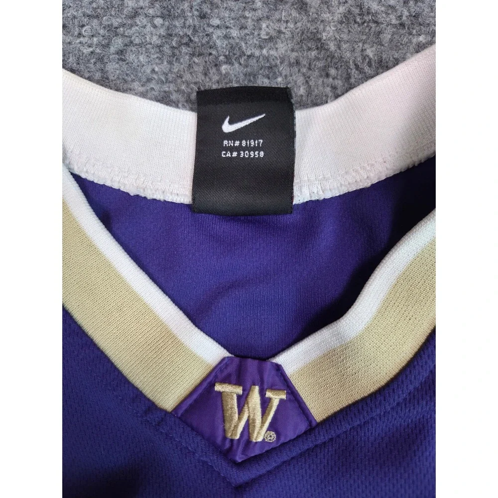 Nike Washington Huskies Basketball Jersey Youth Medium Purple Gold Number 3